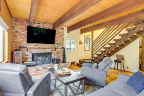 2 Mi to Snow Summit Big Bear Cabin with Hot Tub! Big Bear Lake